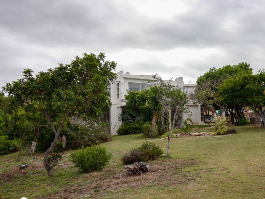 3 Bedroom Property for Sale in Wavecrest Eastern Cape